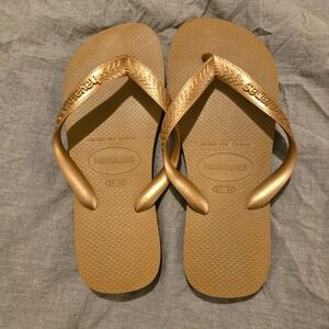 Havaianas Women's Top Flip Flops Gold